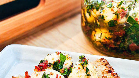 Billes de Mozzarella, Tomates séchées & Basilic frais