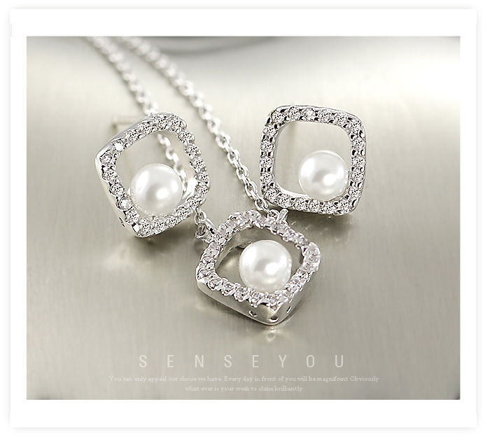 縮圖：Square In Pearl Earrings & Necklace Set - Celebrity Sponsored