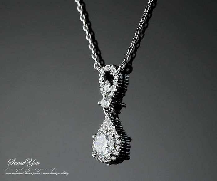 ภาพขนาดย่อ: Square In Pearl Earrings &amp; Necklace Set - Celebrity Sponsored