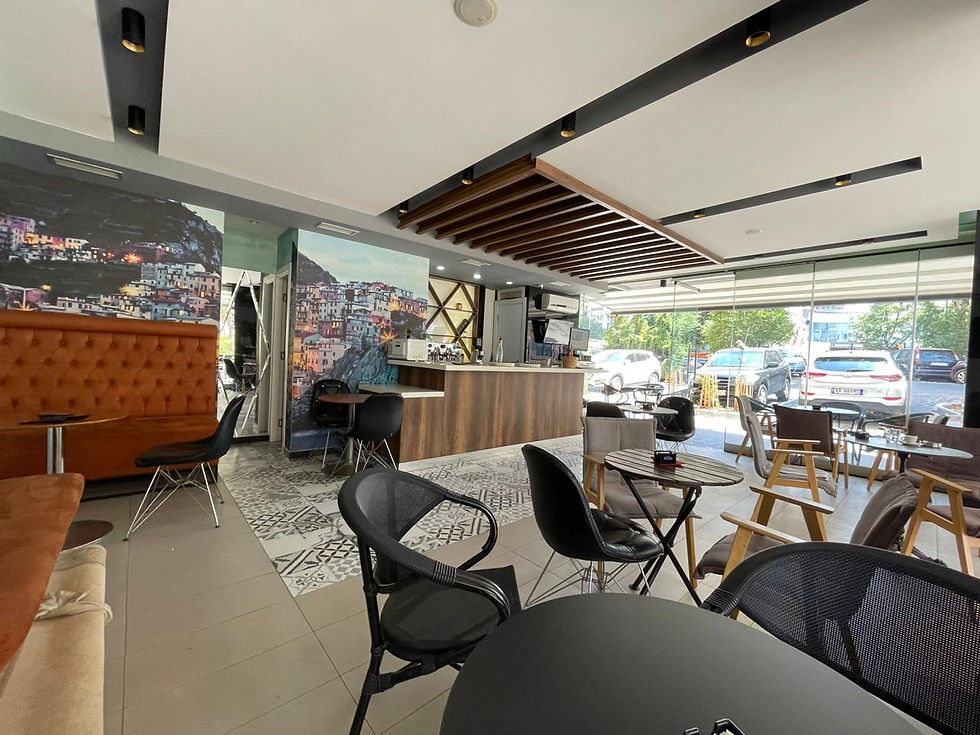 Ambient Biznesi per shitje tek Komuna e Parisit