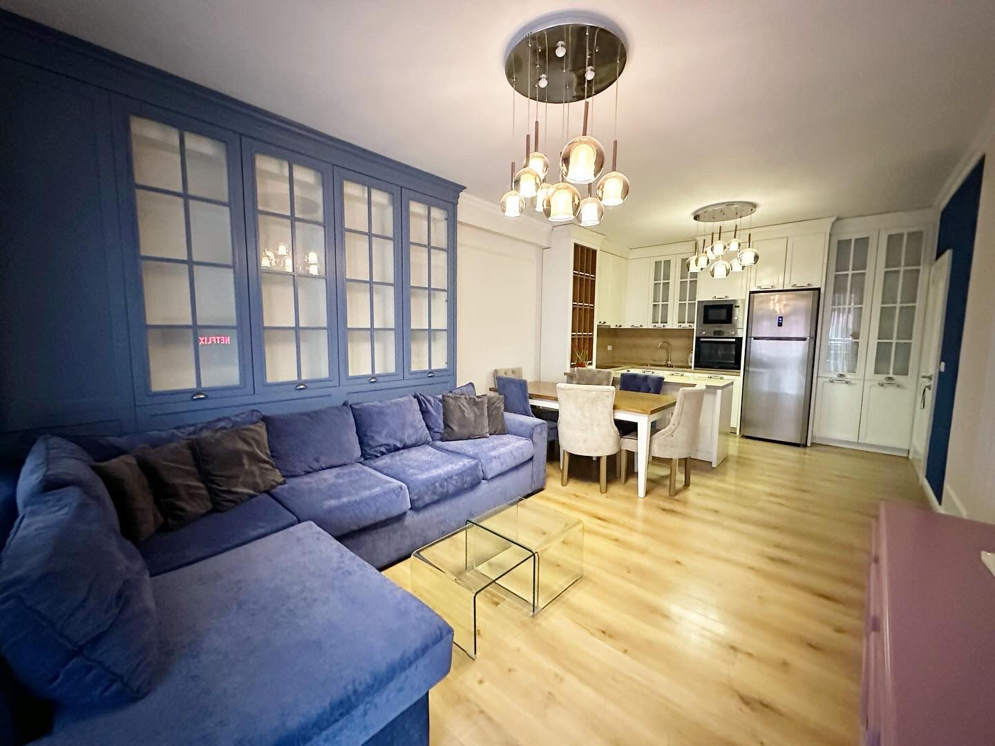 Apartament 3+1 per shitje prane Bar Artistit ne Astir.