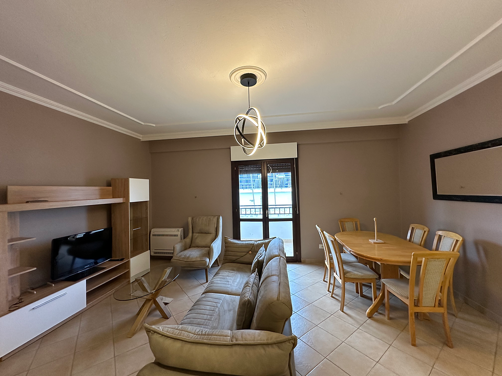 Apartament 1+1 per qira tek Komuna e Parisit.