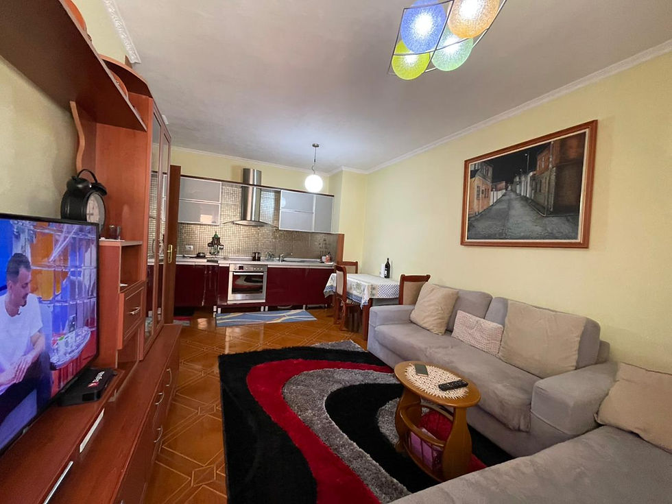 Thumbnail: Apartament 2+1 per shitje tek Komuna e Parisit.
