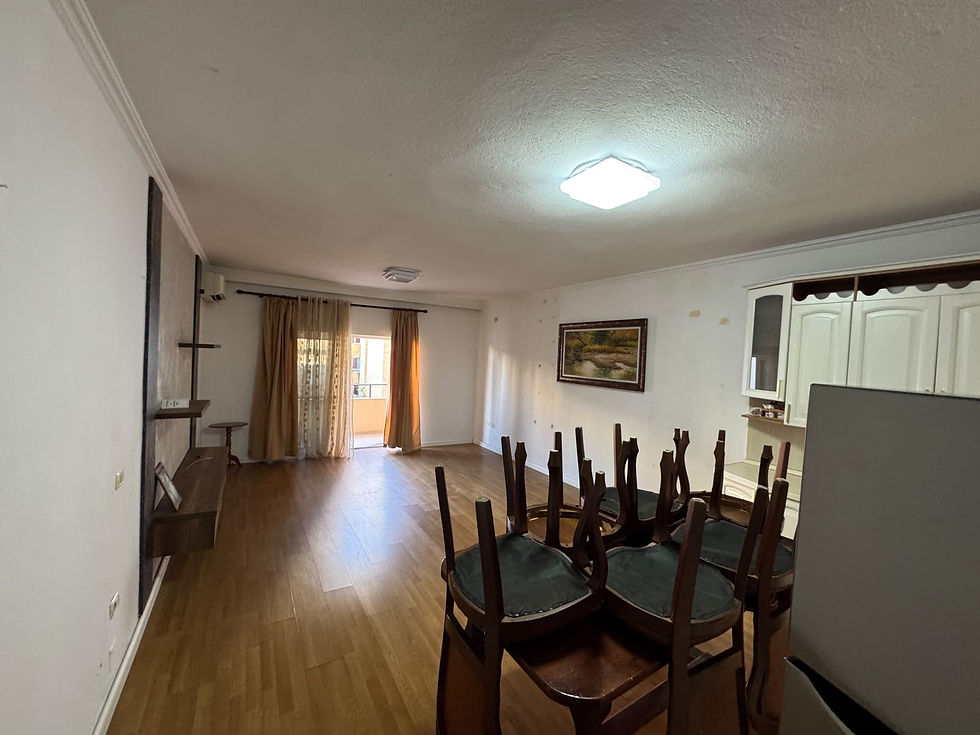 Thumbnail: Apartament 3+1 per shitje tek Komuna e Parisit.