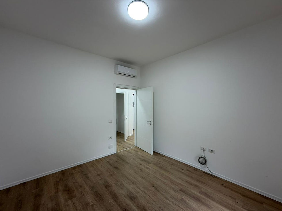 Thumbnail: Apartament 3+1+Parking per shitje tek Ish-Fusha e Aviacionit.