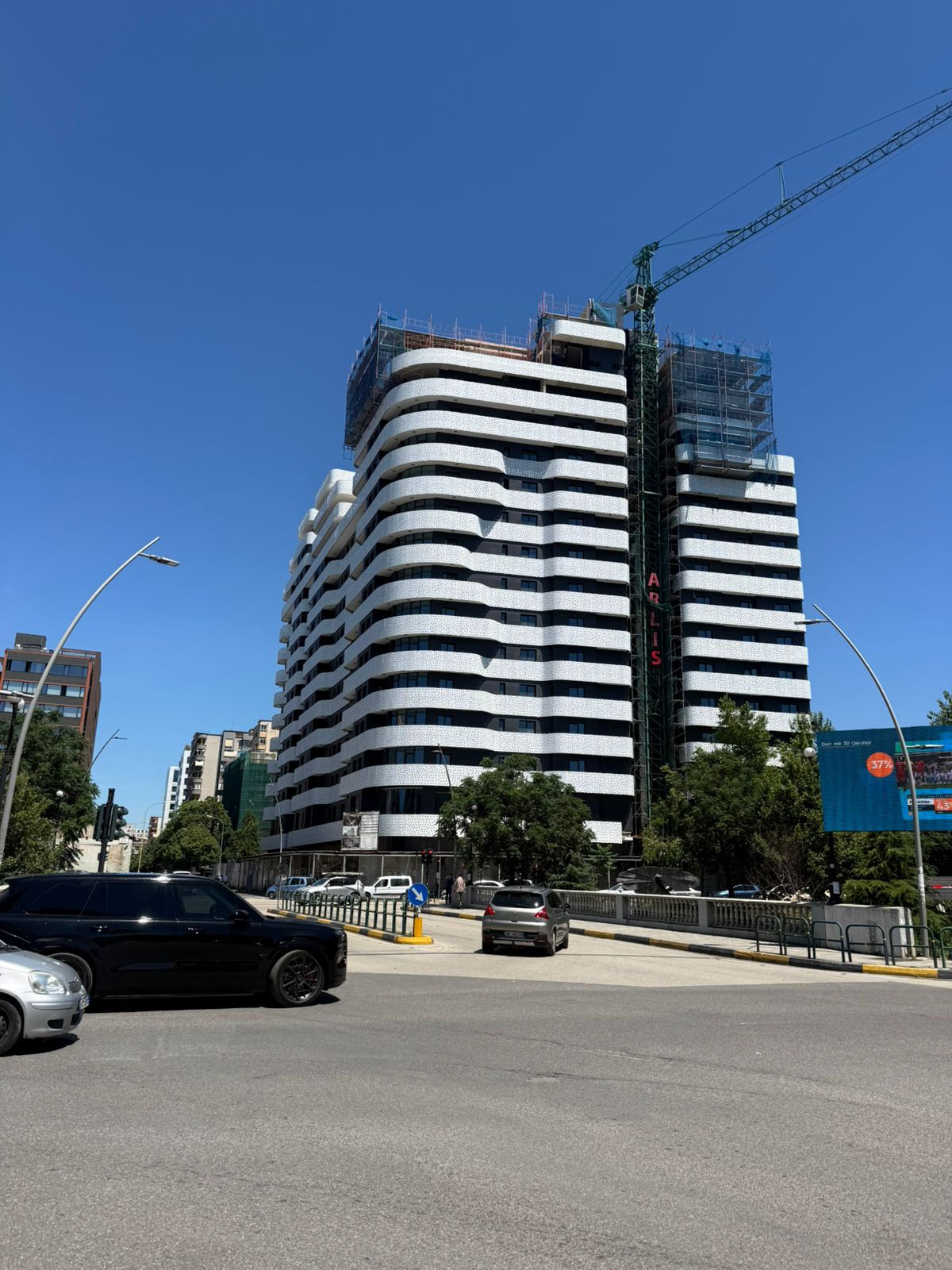 Apartament 2+1 per shitje tek Corner Residence.
