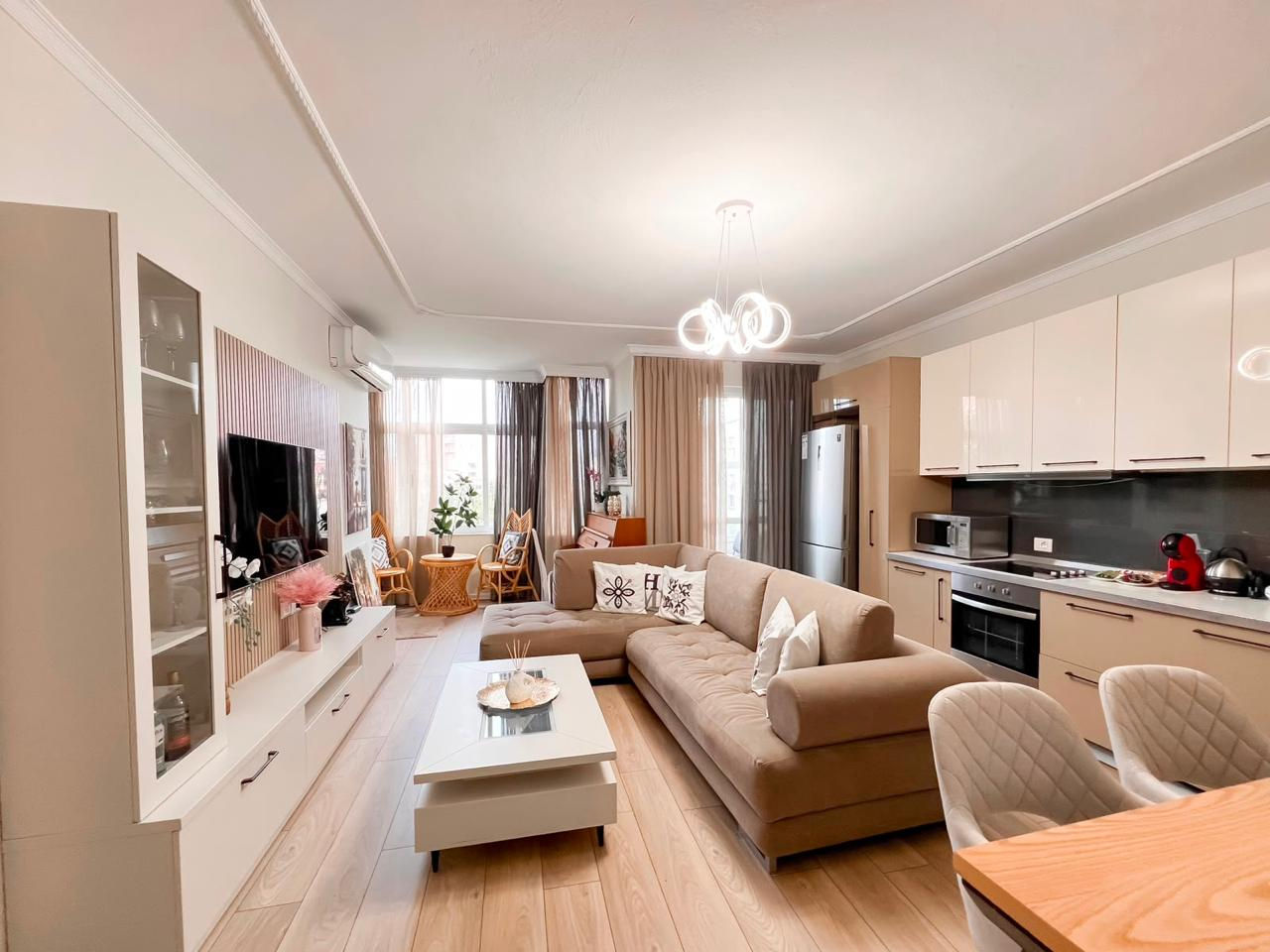 Apartament 3+1 per qira tek Ish-Ekspozita.
