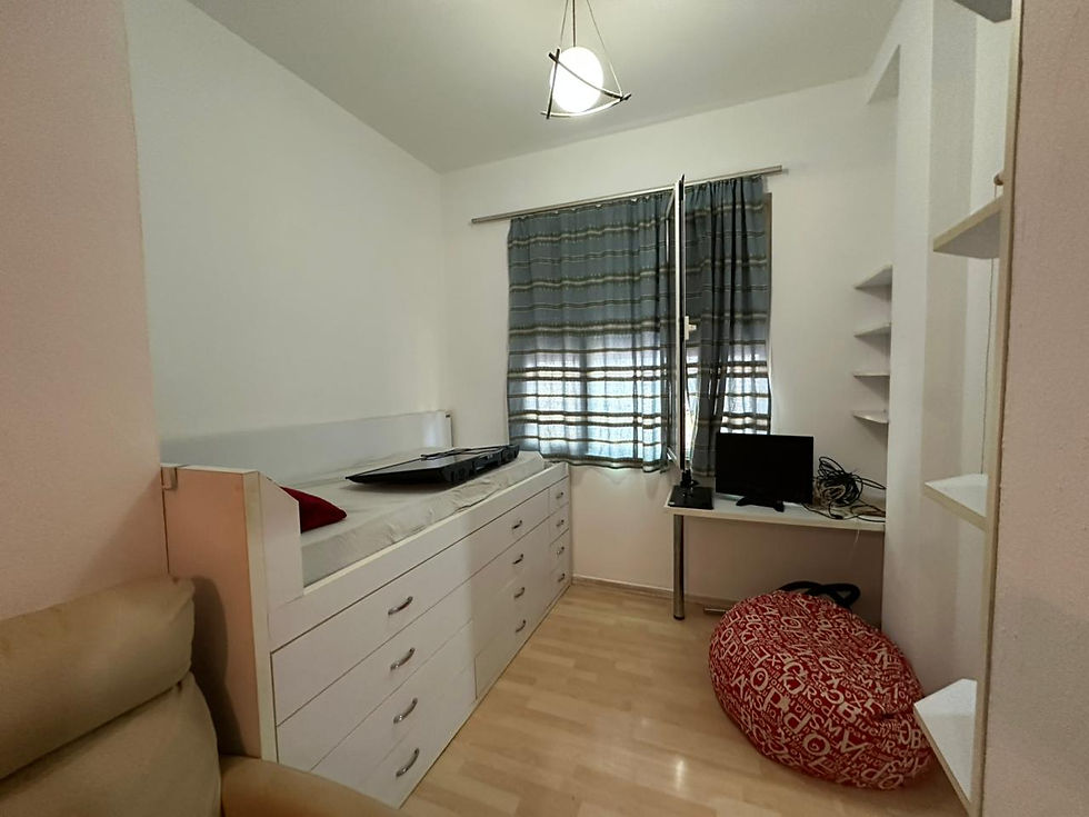 Thumbnail: Apartament 1+1 per qira ne Bllok tek Juvenilja.
