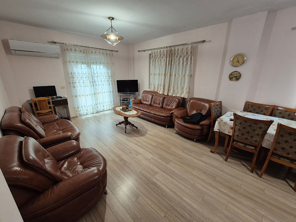 Apartament 2+1 per qira tek Komuna e Parisit.