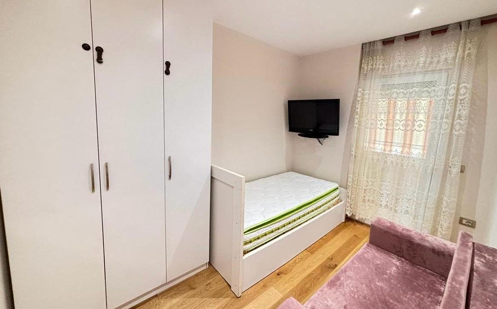 Thumbnail: Apartament 3+1 per qira tek Shkolla e Kuqe.
