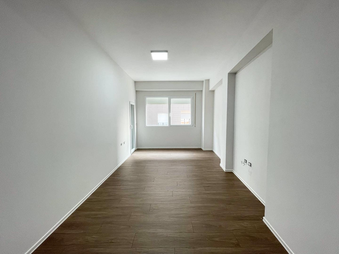 Apartament 1+1 per qira tek Elisa Tirana tek Rr. Dibres.