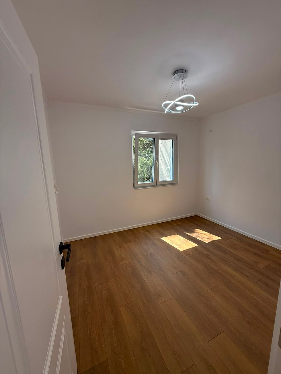 Thumbnail: Apartament 1+1 per shitje ne Xhamllik.