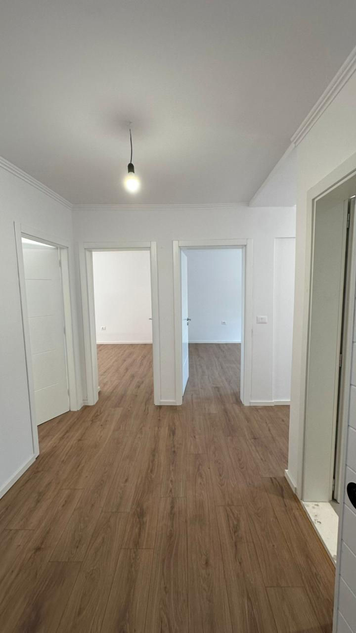 Thumbnail: Apartament 2+1 per shitje tek Varri Bamit.