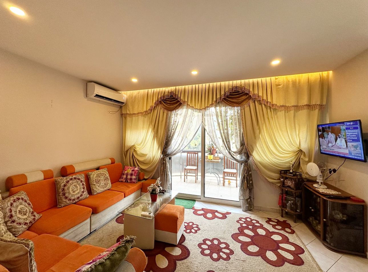 Apartament 1+1 per shitje ne Rr. Vaso Pasha tek Garda e Republikes.