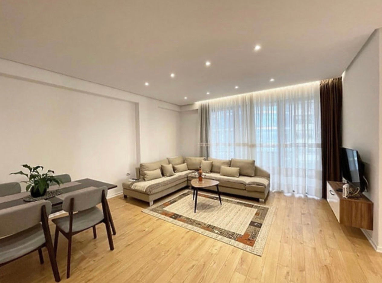 Apartament luksoz 2+1 per qira tek Rr. Dibres.
