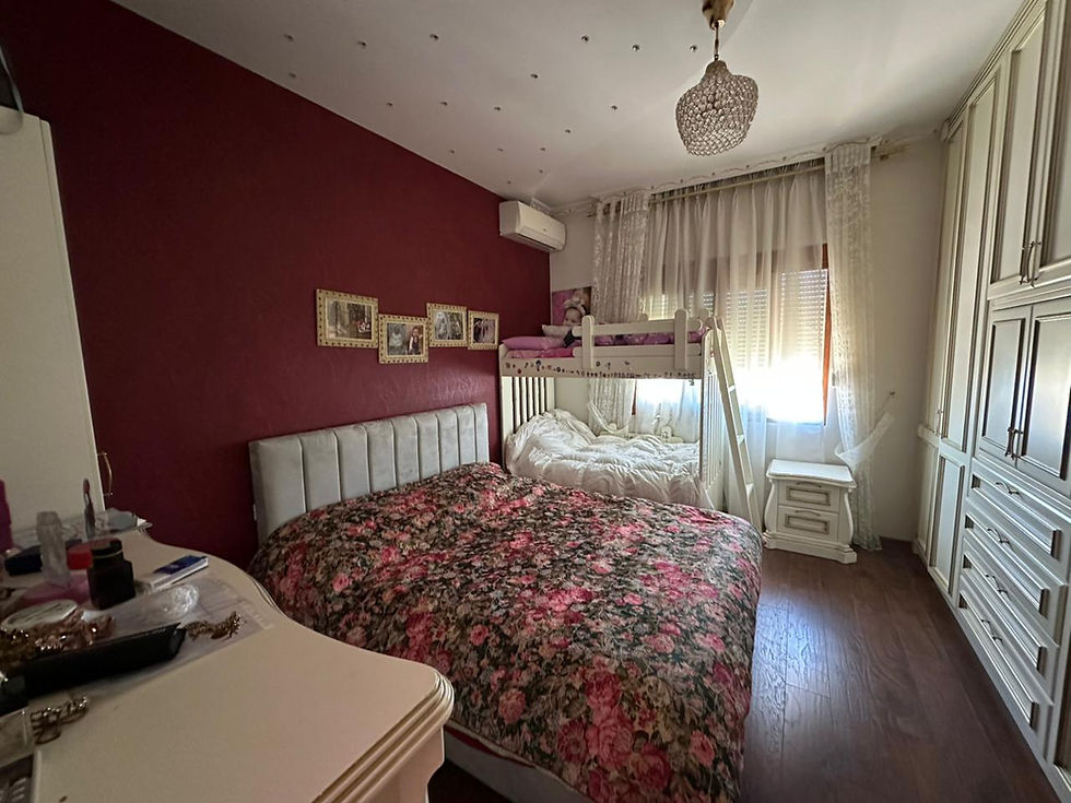 Thumbnail: Apartament 1+1 per qira tek Komuna e Parisit.