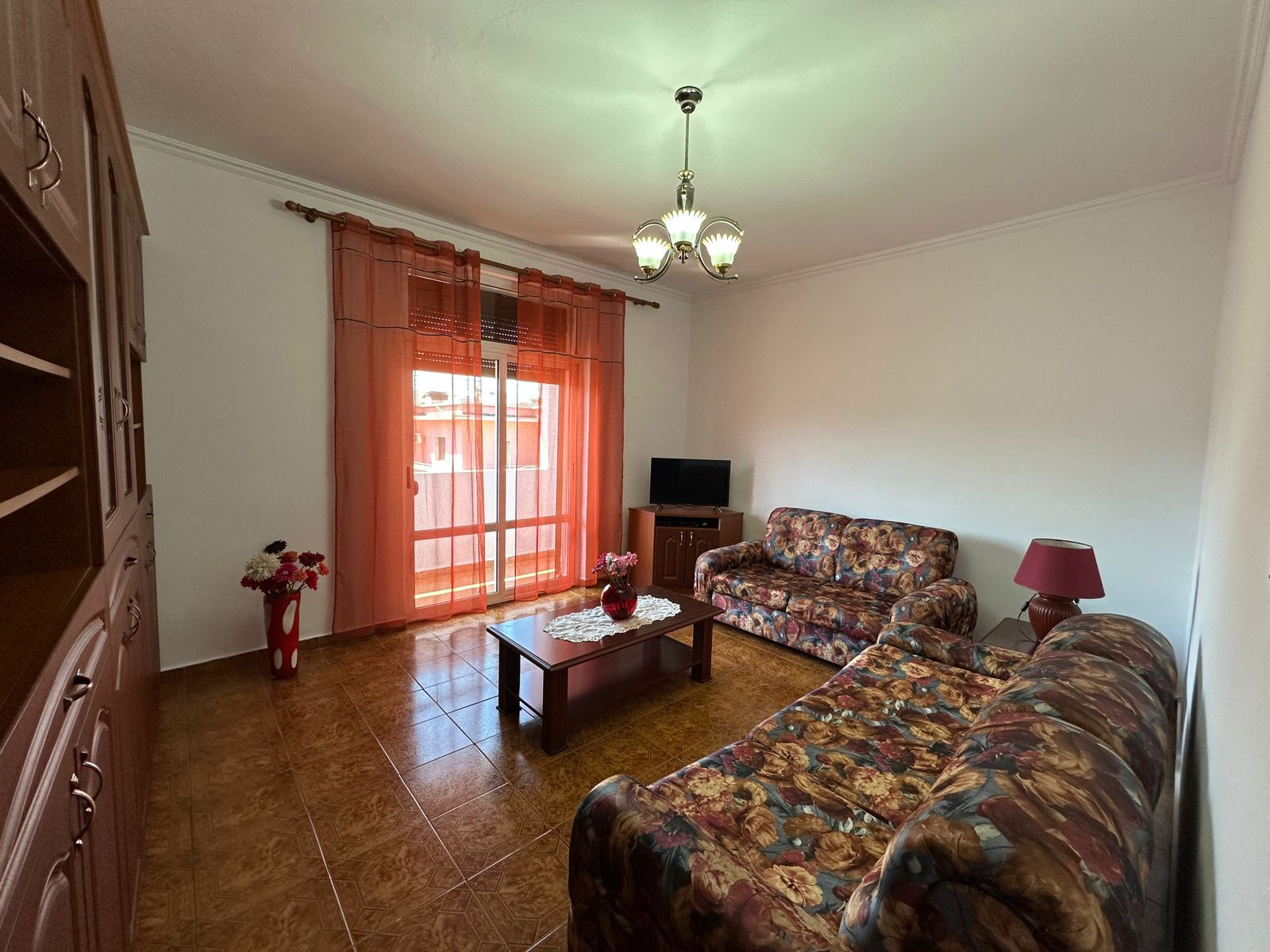 Apartament 2+1 per qira tek Shkolla e Kuqe.