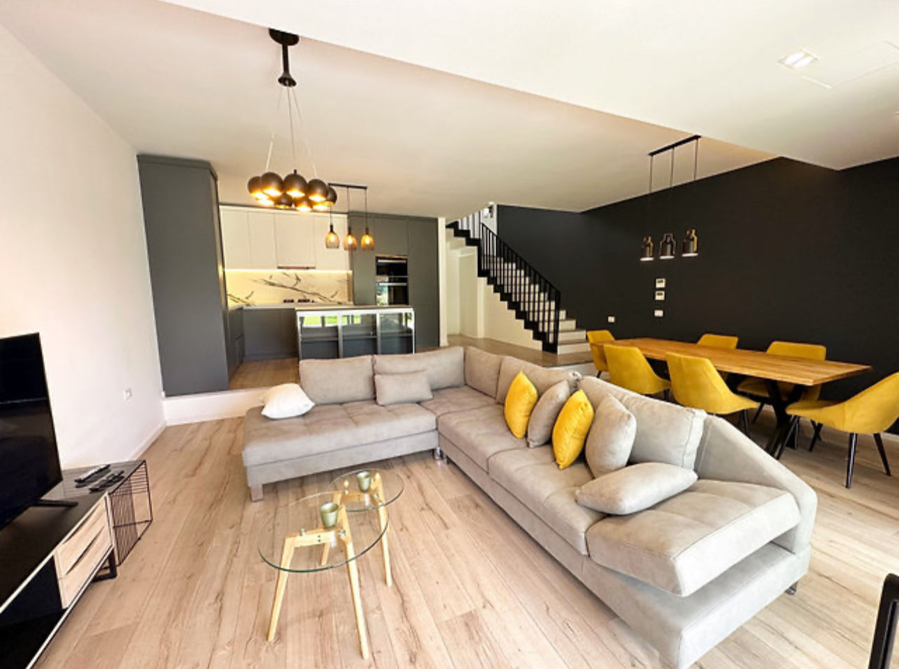 Vile per qira ne rezidence fare prane TEG.