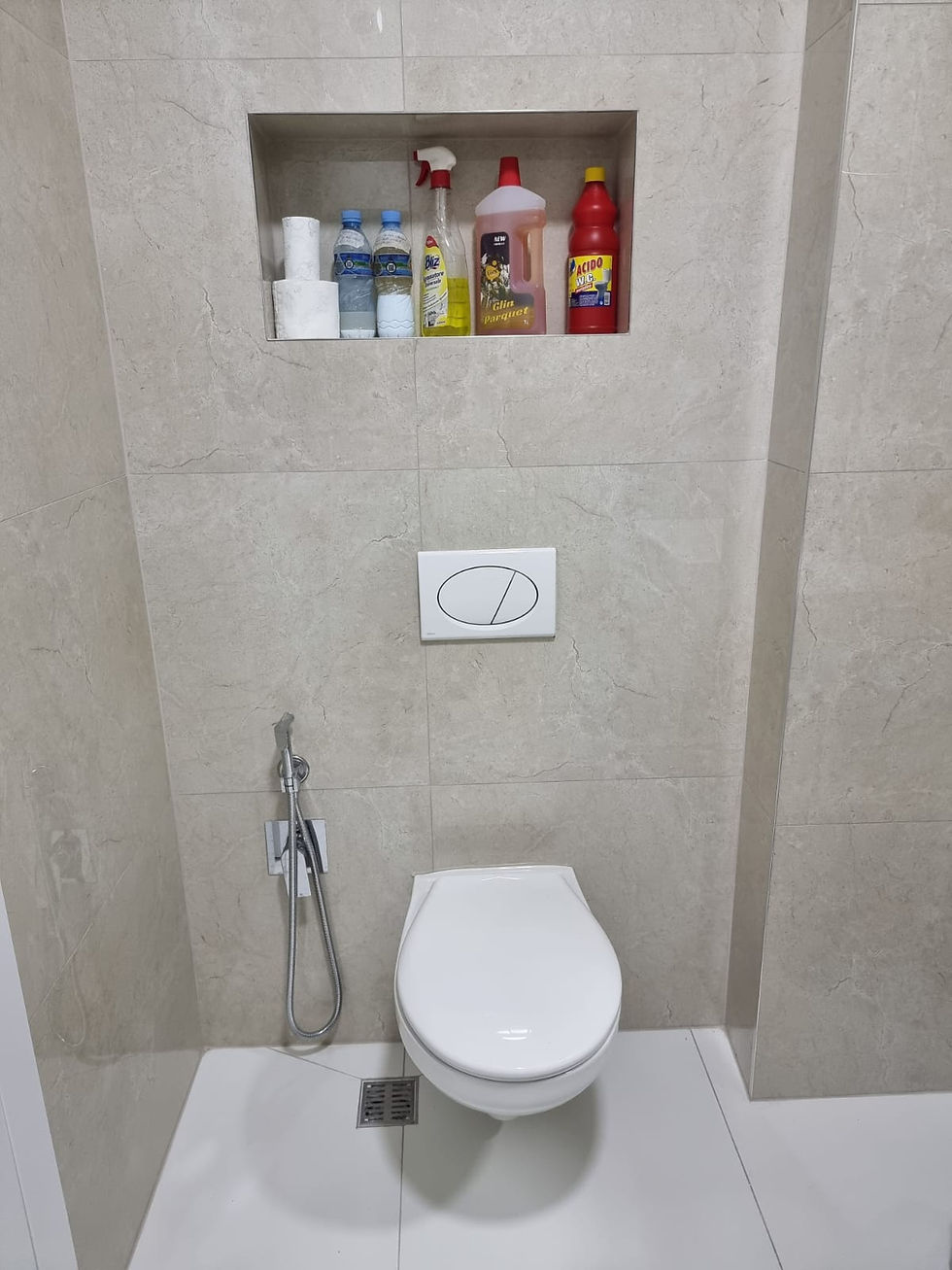 Thumbnail: Apartament 1+1+Parking per qira tek Komuna e Parisit.