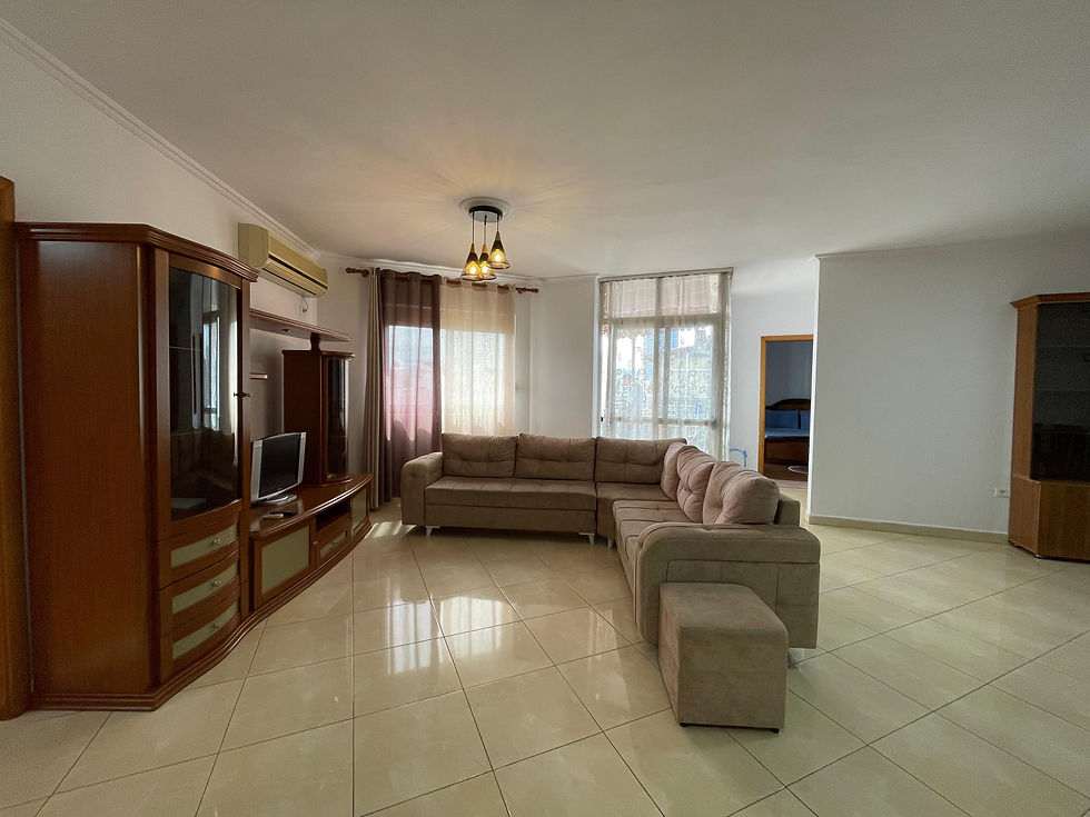 Apartament 2+1+Verande per qira tek Rruga e Barrikadave.