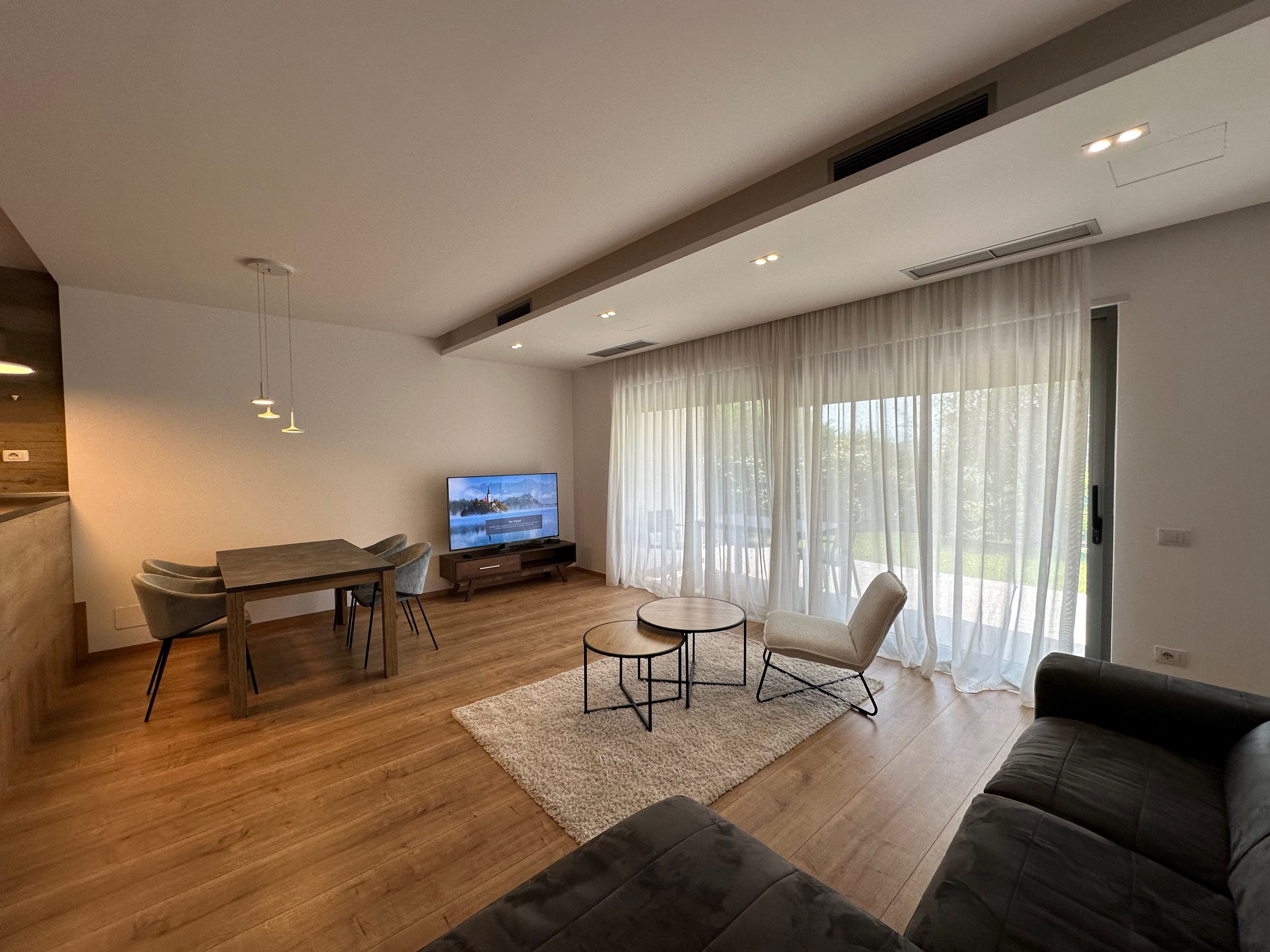 Vile per qira ne rezidence prane TEG.