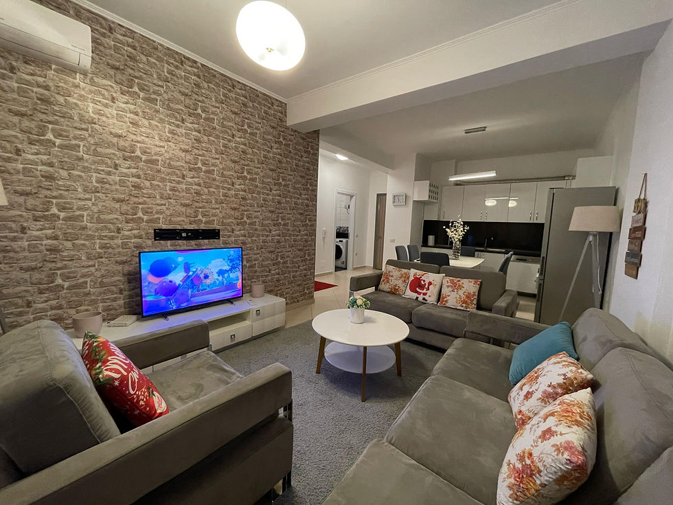 Apartament 2+1 per qira tek Golden Park perball spitalit Amerikan.