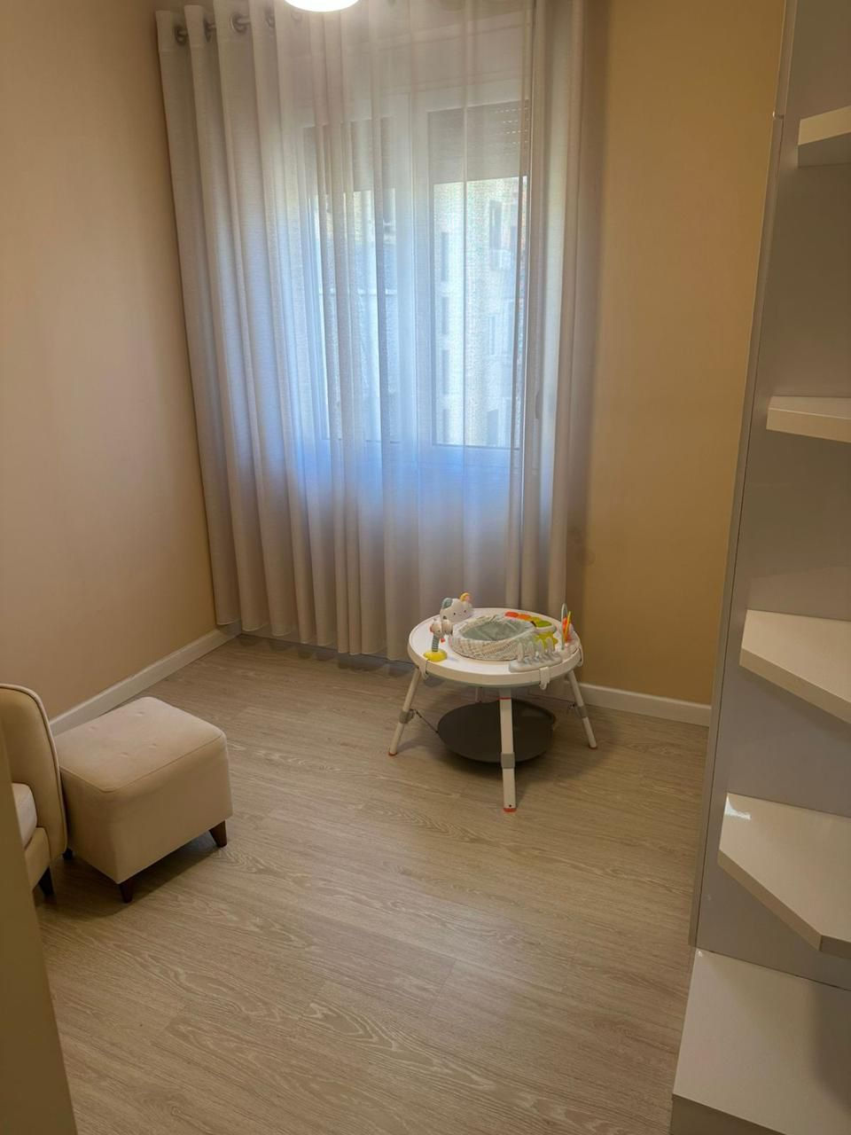 Thumbnail: Apartament 2+1 per qira tek Liqeni Artificial.