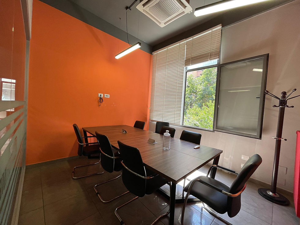 Ambient Biznesi per qira tek Posta Shqiptare tek Komuna e Parisit.