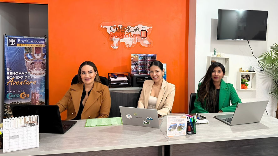Cuenca Bestours Team in office Ecuador.jpg