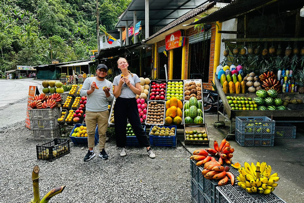 Fruit Market Tamarindo, one way Guayaquil to Cuenca shuttle