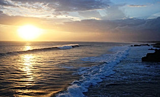 Private ride from Cuenca to Montañita surf town Ecuador, connecting the Andes with Ecuador’s vibrant coastal beaches.