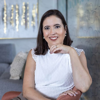 Dra Gabriela Damásio