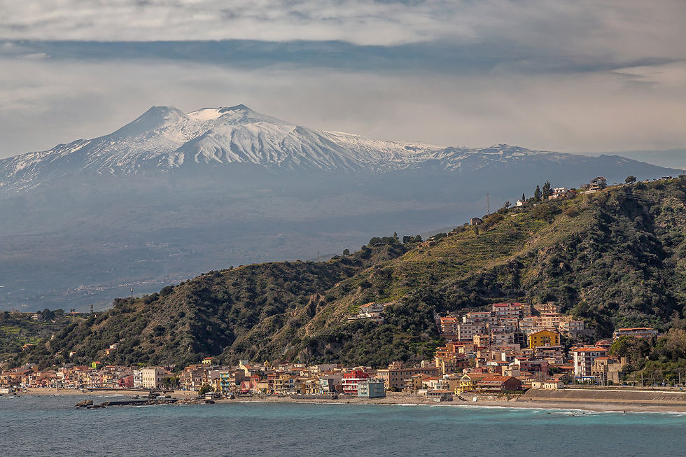 Blick auf den Vulkan und Giardini Naxos (Foto von Hans)
