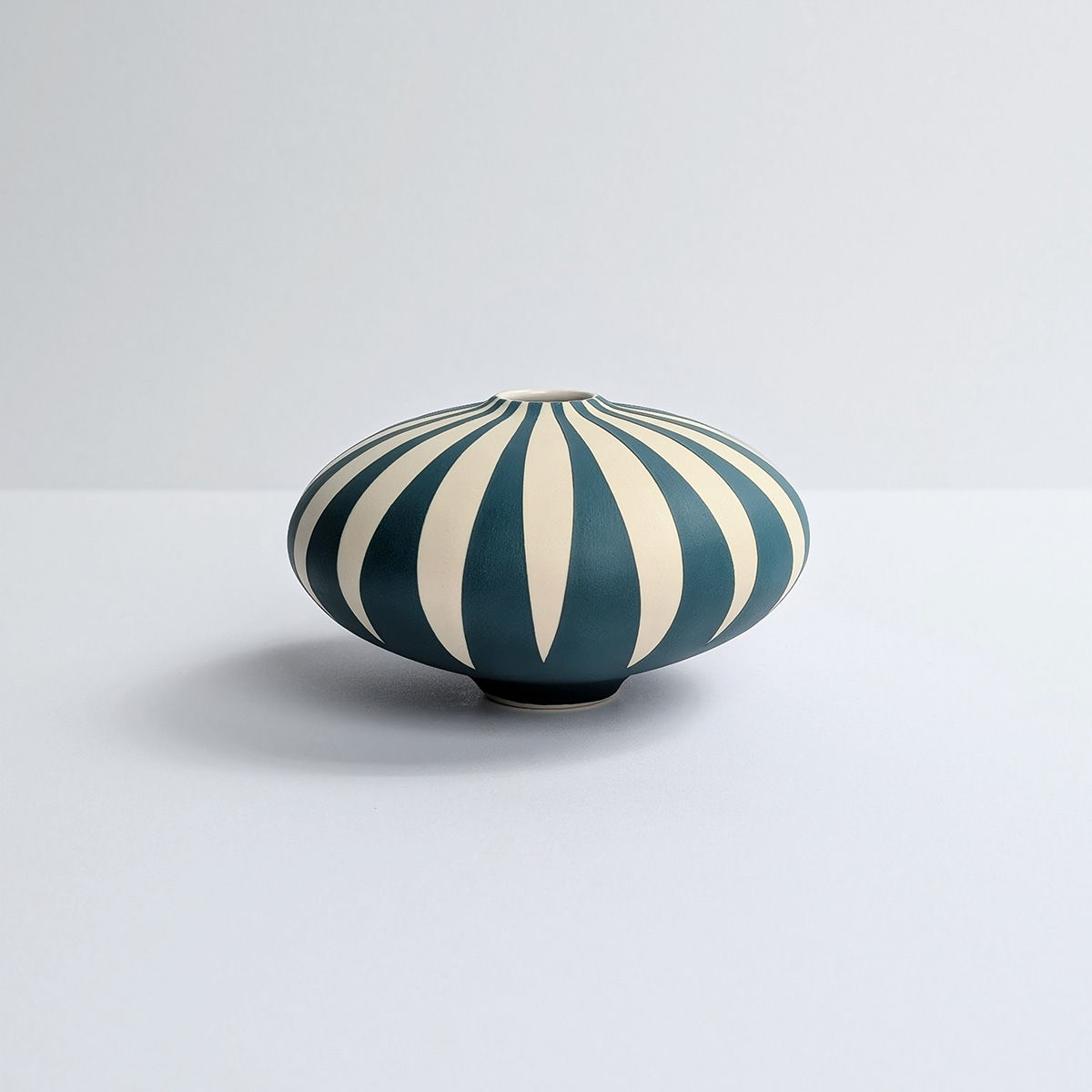 Midi Emerald/white Daisy Vessel