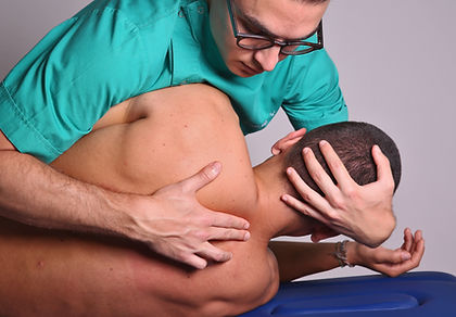 Dott.Luca Benuzzi Osteopata (11).jpg