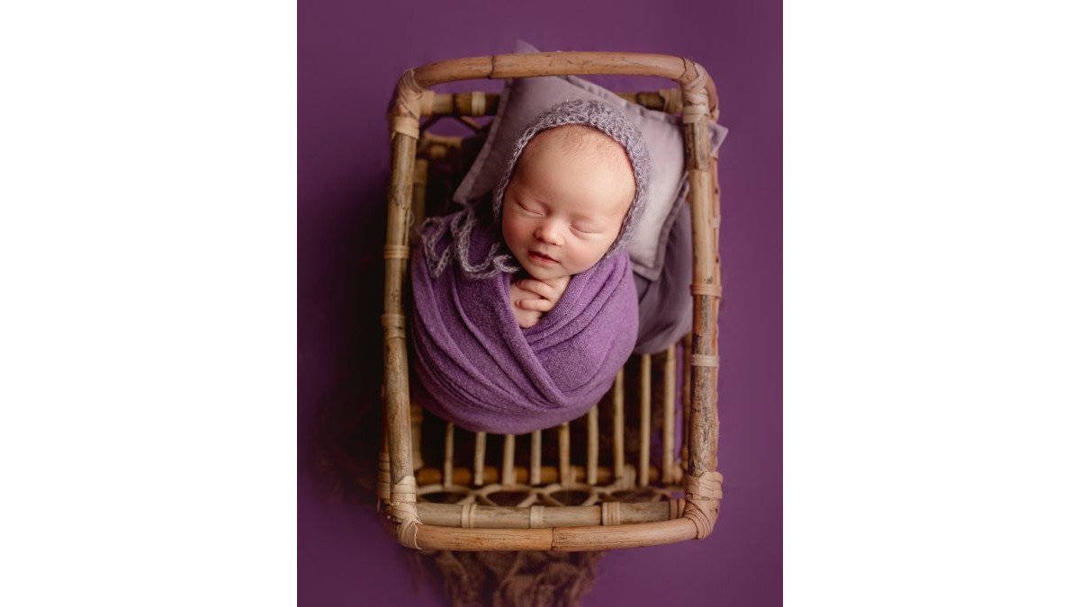 How to Take In-Home Newborn Photography Tips for Parents