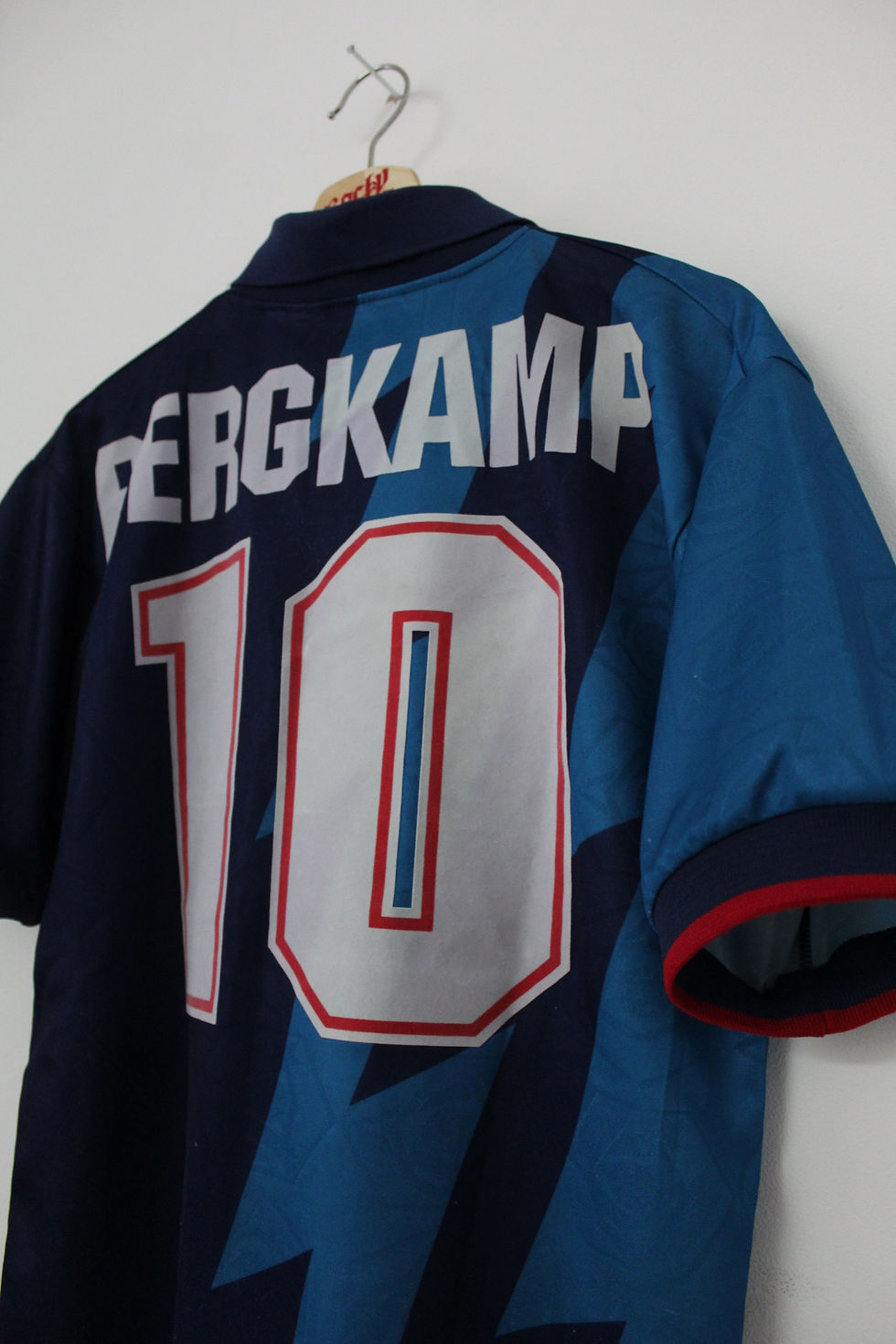 Thumbnail: 1995-96 Dennis Bergkamp Away Shirt (S) 