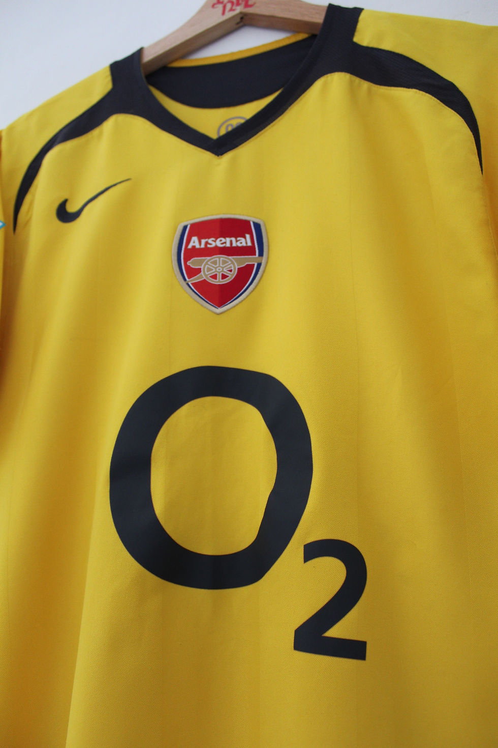 Thumbnail: 2005-06 Thierry Henry Away Shirt (S) *Great*