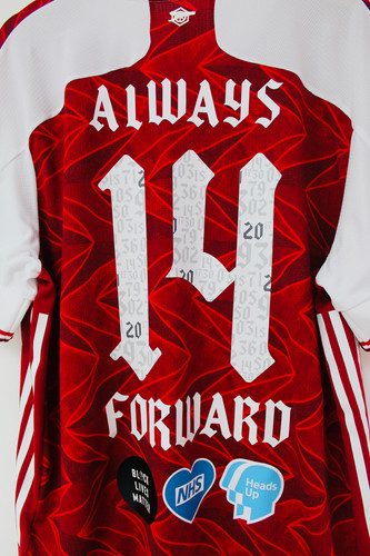 【送料無料】アーセナル Tシャツ　2020 FA CUP WINNER (M) 2020 Always Forward FA Cup Finals Arsenal Home Shirt | rockynico