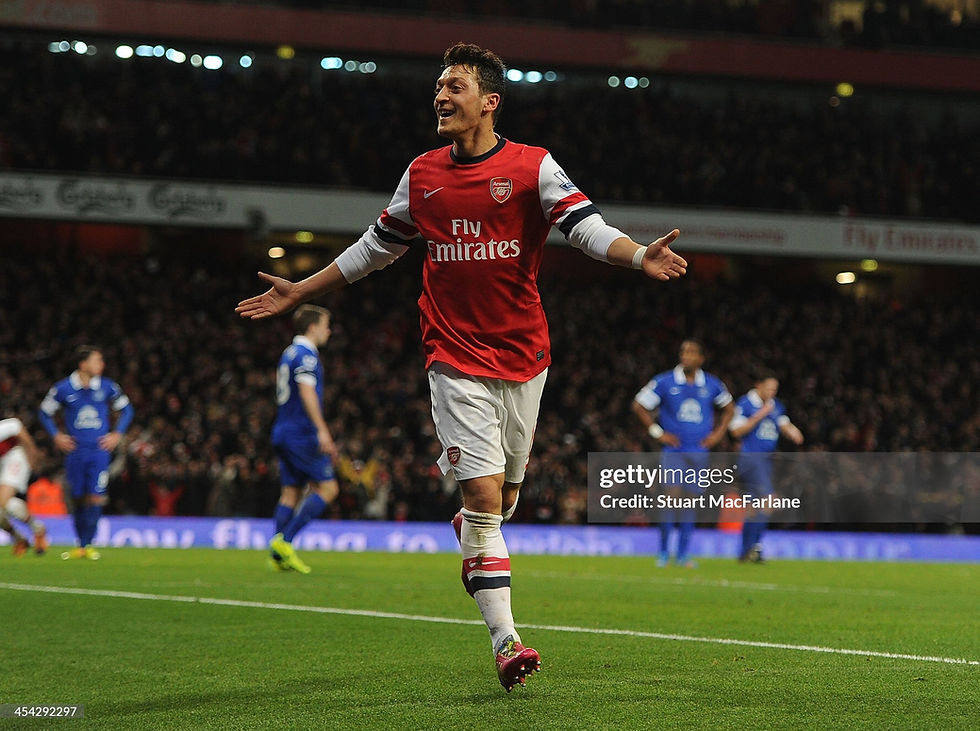 Thumbnail: 2012-14 Mesut Özil Home Long Sleeves Shirt (L) *Excellent*
