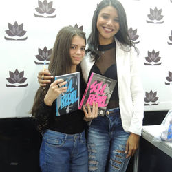 38480785_2055373241139783_72720291600321