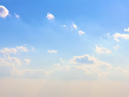 七十二候　第五侯　「「霞始靆 (かすみはじめてたなびく)」  The fifth of the 72 weather signs in Japan:"The first clouds of haze"