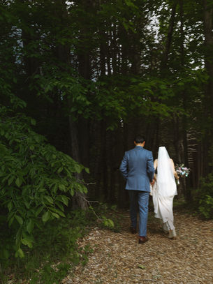 How to Plan a Wedding Day Timeline That Leaves Room for Real Moments