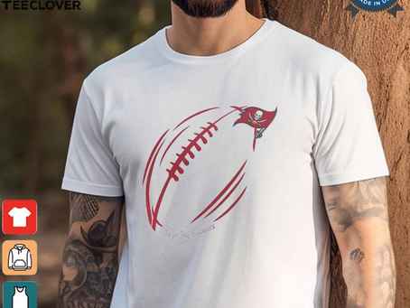 Tampa Bay Buccaneers G III 4Her by Carl Banks Subtle Football Fitted T Shirt
