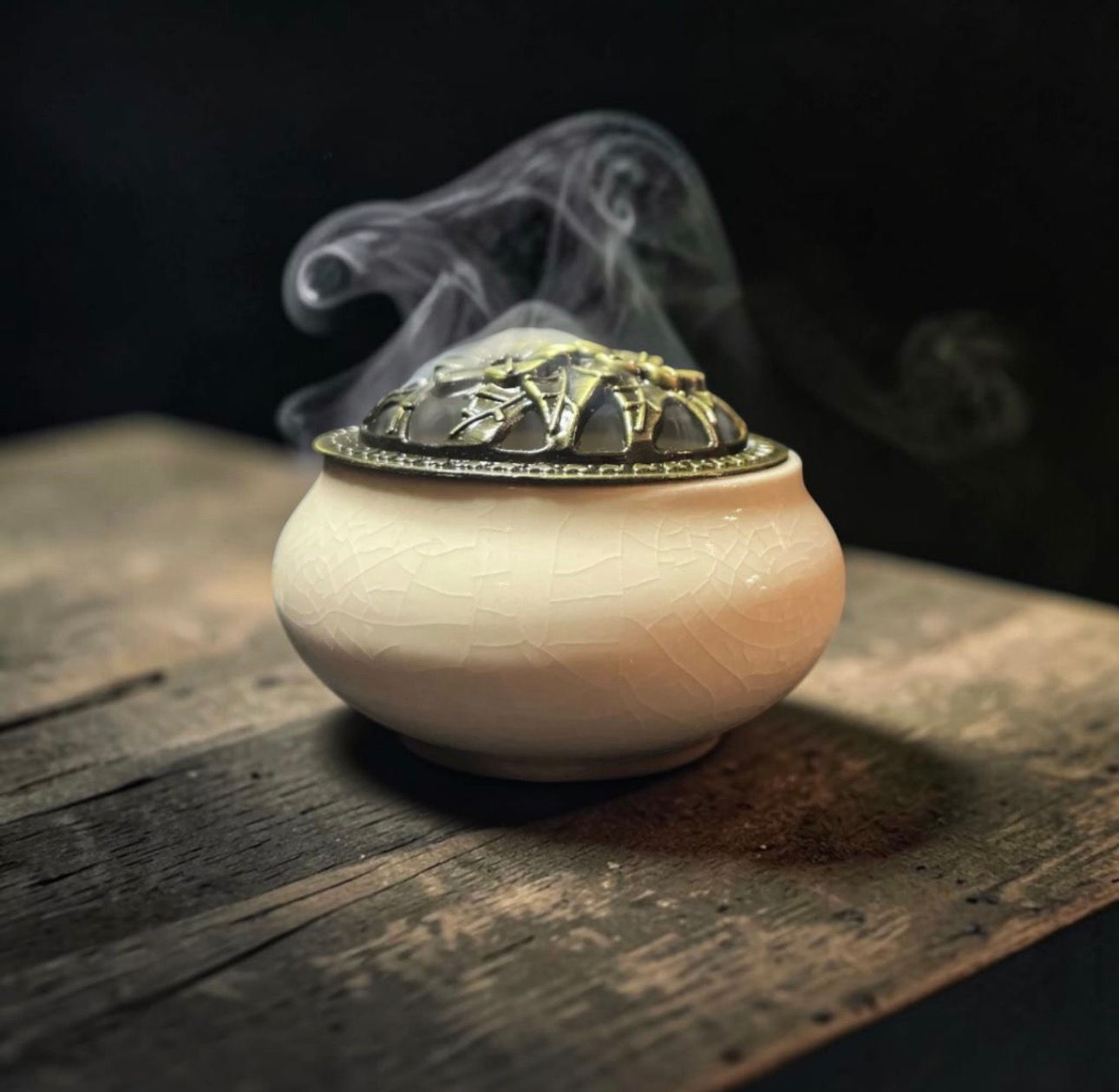 Round Incense Burner l White