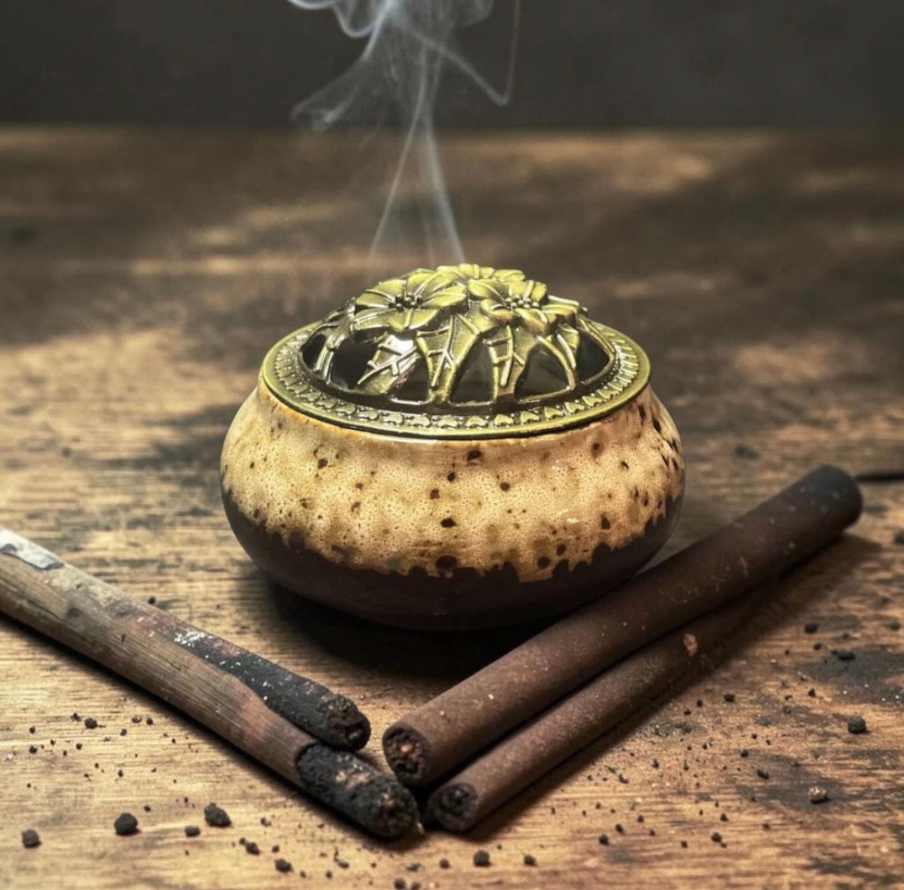 Round Incense Burner l Marble