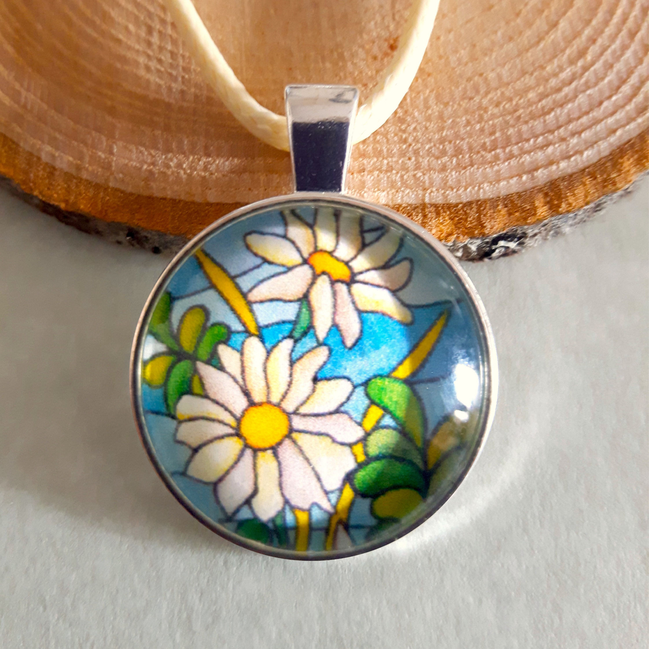 Daisy Cabochon Glass Pendant Necklace