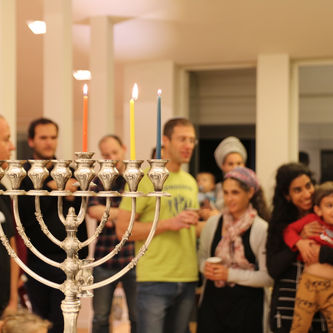 Joint Hanukkah party for the Finkel and Breker labs at the Dekel’s (November, 2021)