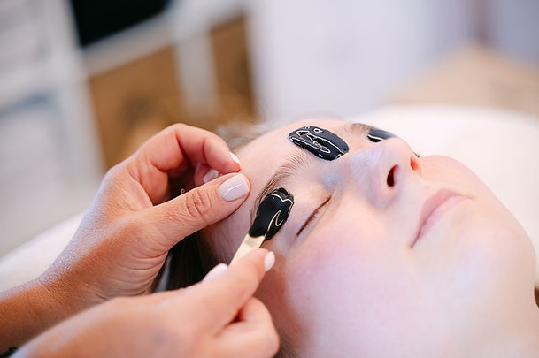 Wax ontharing voor dames van wenkbrauwen