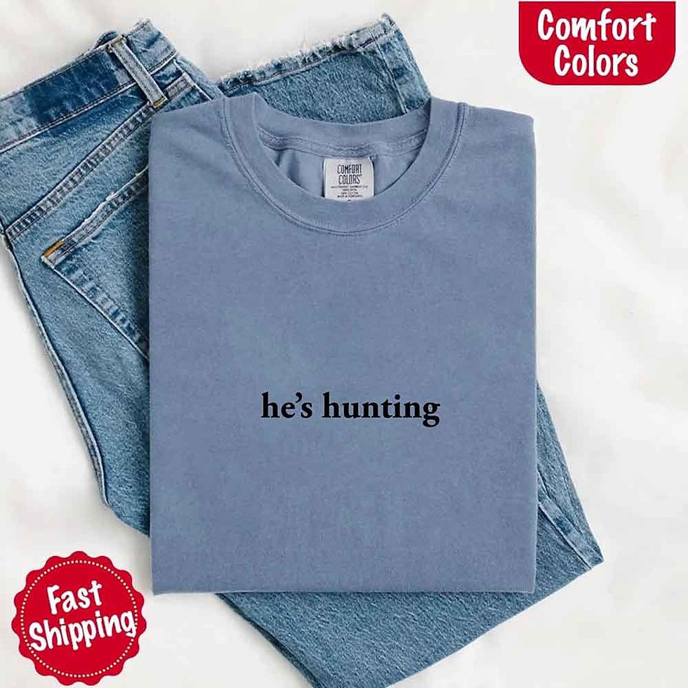 Miniatura: He’s Hunting – Funny Outdoor Lifestyle Shirt for Women